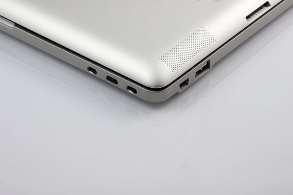 SharksuckerWirelessKeyboardCaseForiPad17